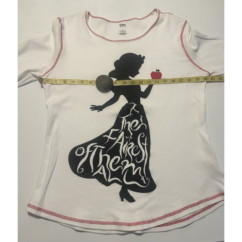 Disney Store Snow White Apple The Fairest of Them All Long Sleeve Thermal Sz XL - Picture 6 of 7